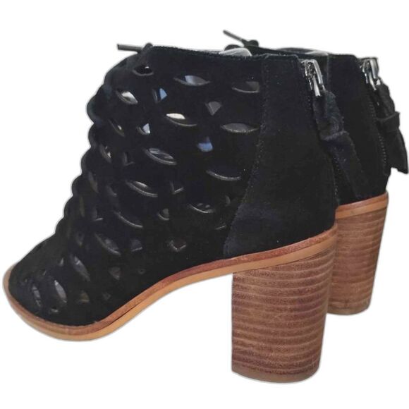 Gianni Bini Black Suede Cutout Lace Up Open Toe Bootie 6 Gorgeous! - Picture 6 of 9